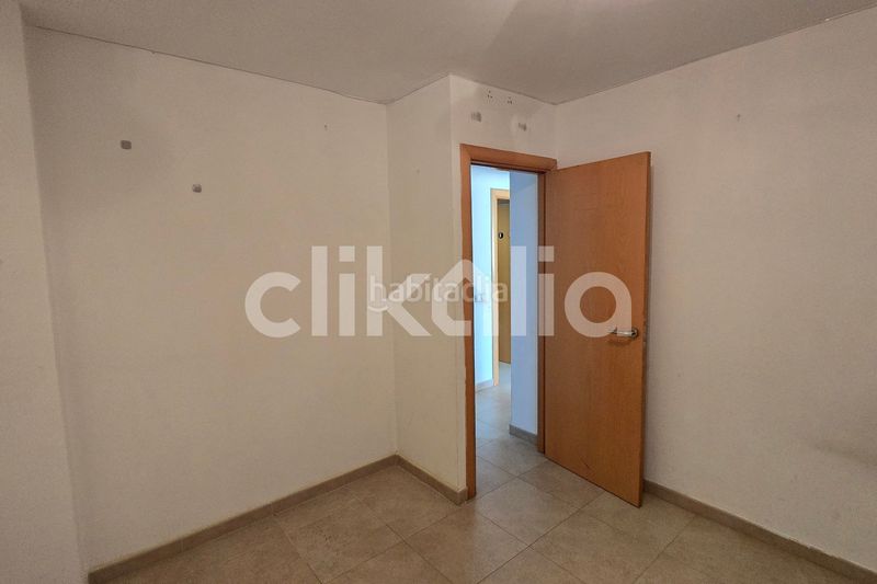 Foto e80c0359-9cce-4b2d-b7ef-70af91f929b8. Pis amb calefacció aparcament a Constantí