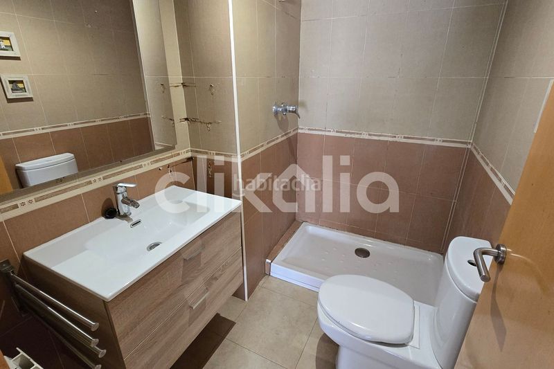 Foto ef7153d5-f4db-4fcb-ab7f-d36d8cb55a81. Pis amb calefacció aparcament a Constantí