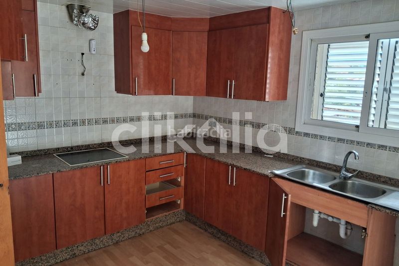 Foto 44cfcdd4-09fa-4c75-8d3d-399878e0f428. Casa en costa Cunit - els jardins - els rosers Cunit