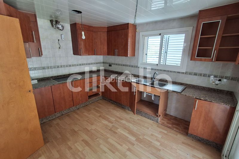 Foto badbc375-07df-4ff2-a4e9-92ee648bc1ed. Casa en costa Cunit - els jardins - els rosers Cunit