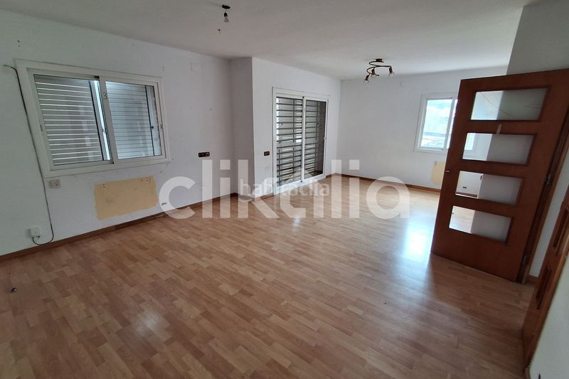 Foto bb71a0ff-eef5-45ae-828f-dcf6637f2bd7. Casa en costa Cunit - els jardins - els rosers Cunit