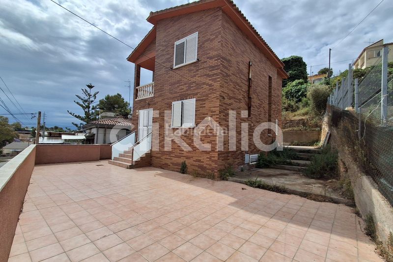 Foto d592e849-ba96-4dd9-bc0b-96878ef3a43d. Casa en costa Cunit - els jardins - els rosers Cunit