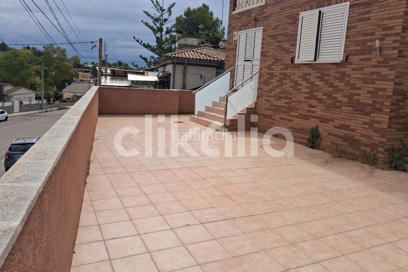 Foto e310eb74-cf47-425a-ae88-a6cb21bbf6f5. Casa en costa Cunit - els jardins - els rosers Cunit