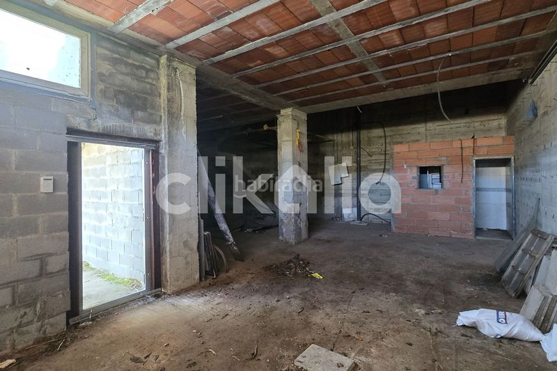 Foto a12b777d-3080-4c7f-ac2c-cdb87c61e347. Casa amb aparcament a Vallirana