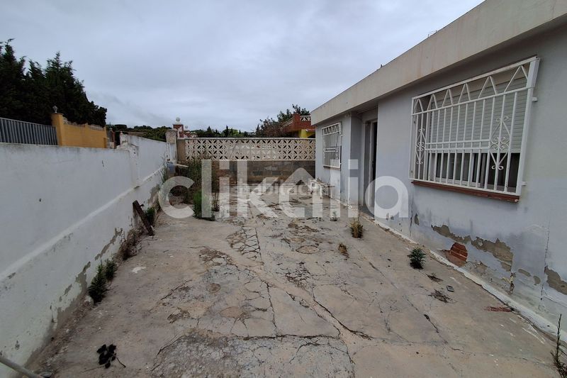 Foto a09985dc-a06f-4764-aa7d-a098cfdcf24c. Casa amb piscina a Pedralba