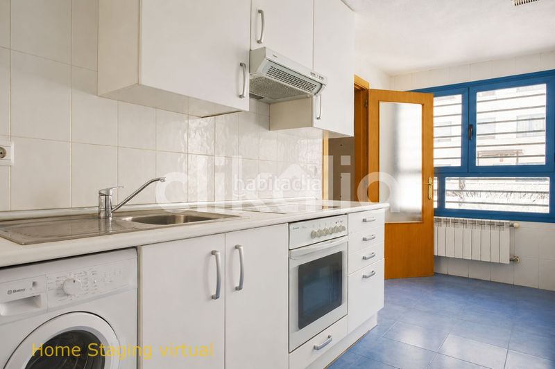 Foto e97407d8-143f-43c1-a6eb-bedddeae73af. Pis amb calefacció aparcament piscina a Cuatro Vientos Madrid