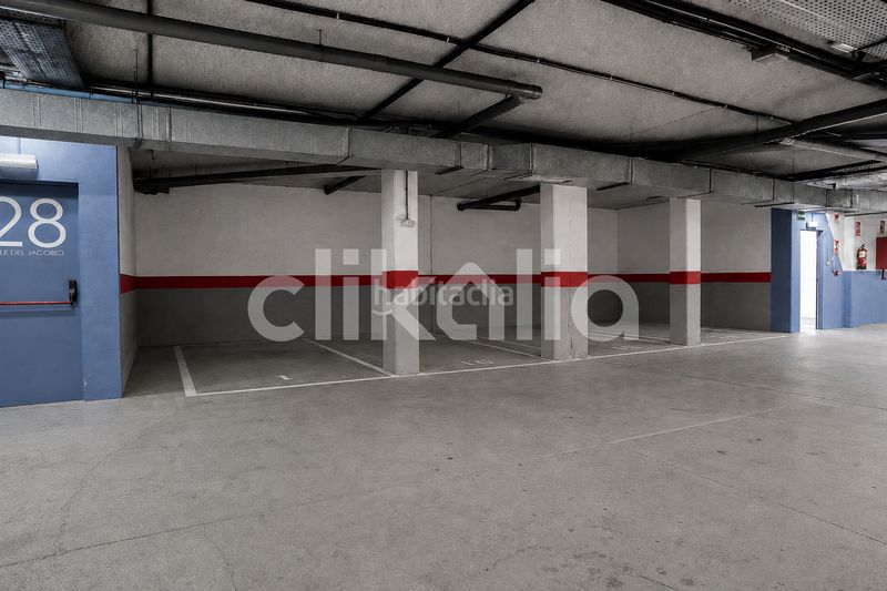Foto bffe4540-fdc2-4f17-b94d-5772192a6d5b. Pis amb calefacció aparcament piscina a Cuatro Vientos Madrid