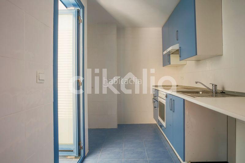 Foto d19017bf-c7f1-493e-b3d2-b952e3574dde. Pis amb calefacció aparcament piscina a Cuatro Vientos Madrid