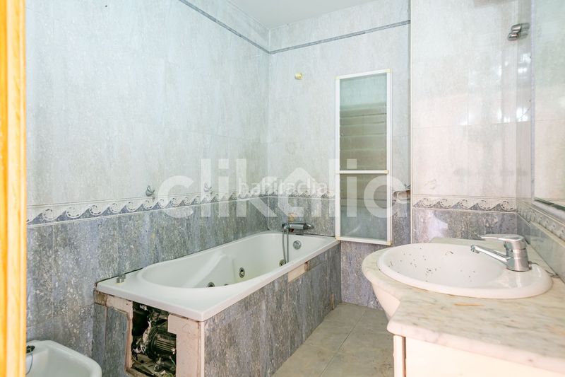 Foto 93d8b93b-4193-4d09-9227-d6c6a15ceefd. Casa adossada a Torrelaguna