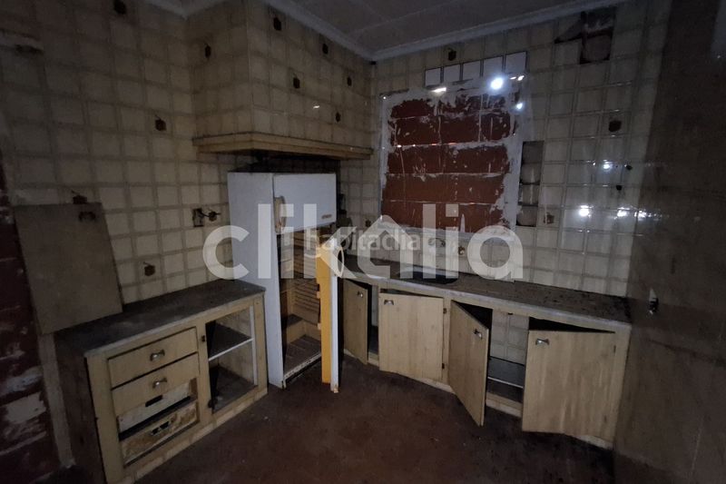 Foto 38624bc9-21e6-4b31-ba7b-d24db05d32d2. Casa amb aparcament a Alberic