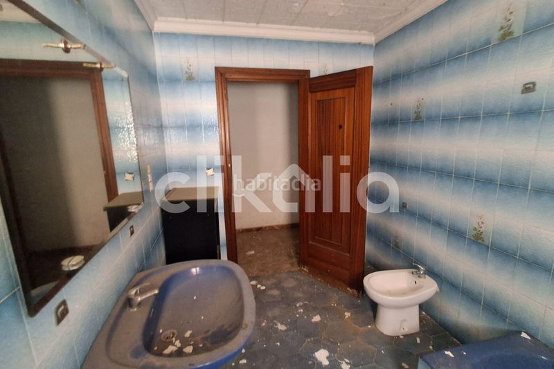 Foto 797084d3-bac2-4175-aaf6-f40b7ab24d82. Casa amb aparcament a Alberic