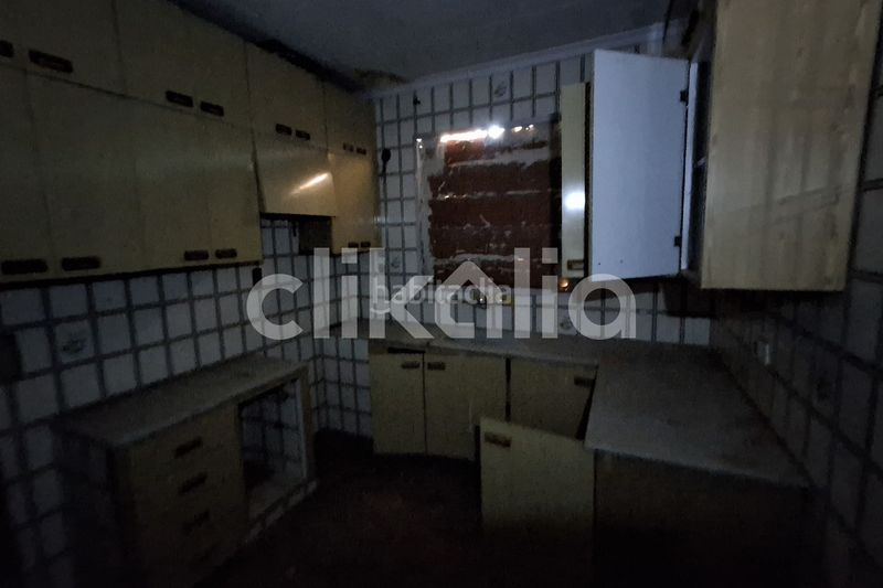 Foto ae58ad7d-02e1-4bf5-9cb0-e97dab3bd5f2. Casa amb aparcament a Alberic