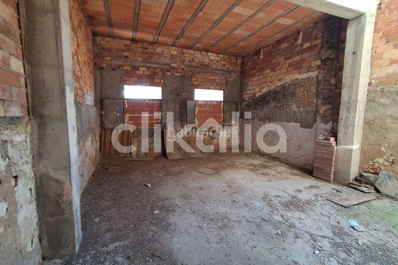 Foto f16510b5-a2e5-43ef-bcb4-42f651edfd81. Casa amb aparcament a Alberic