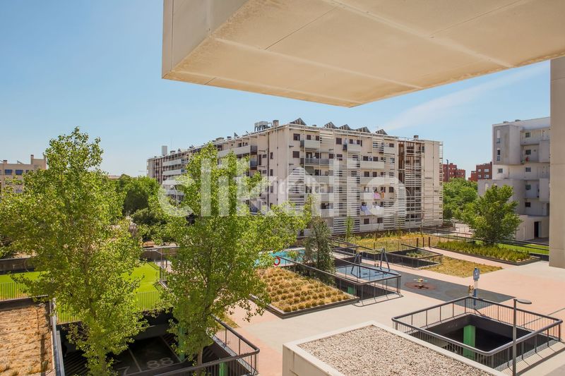 Foto 8a6c4a88-092c-411d-88d9-3ef11d8fe21a. Pis amb calefacció aparcament piscina a Cuatro Vientos Madrid
