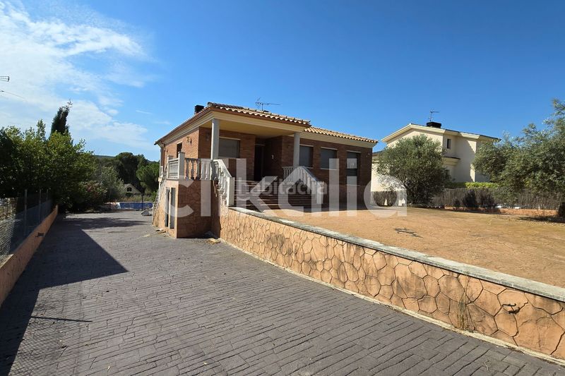 Foto 48eb481a-8700-4933-9088-7b732cab9d4c. Casa amb calefacció aparcament piscina a Querol