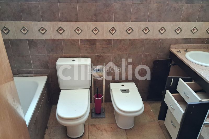Foto f6a25716-de2f-40ee-8747-7d72ef55b176. Casa amb calefacció aparcament piscina a Querol
