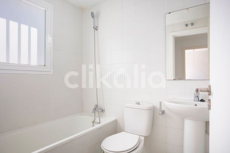 Foto cee71c0d-d22c-48f2-b115-88f89f8f6718. Pis amb calefacció aparcament piscina a Cuatro Vientos Madrid