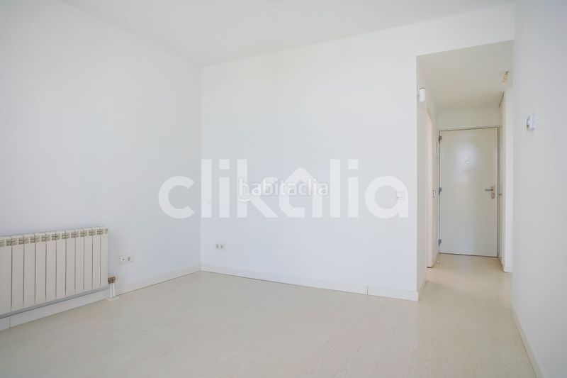 Foto f7a6ff4c-93d6-4f79-a66c-b0c9d1633f73. Pis amb calefacció aparcament piscina a Cuatro Vientos Madrid