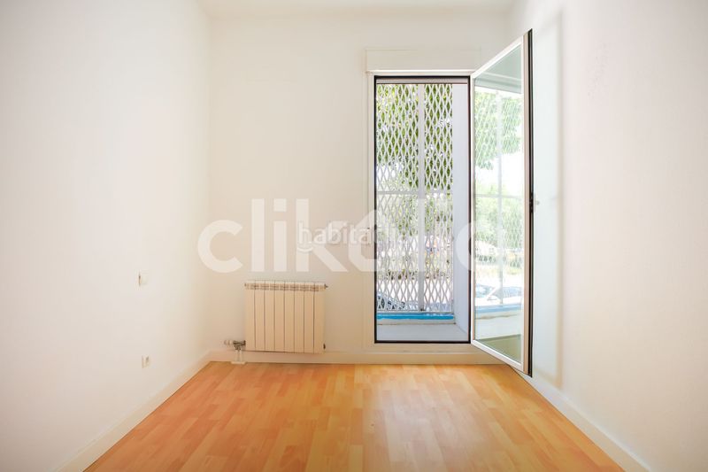 Foto eb27cdd4-e9ef-4d1e-8ff5-f643d2ab9992. Pis amb calefacció aparcament piscina a Cuatro Vientos Madrid