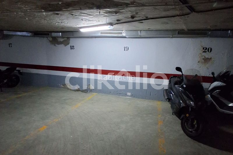 Foto 9a89800b-6df4-4d30-bf4b-c4e47982f623. Autoparkplatz in La Calzada - La Florida Sevilla