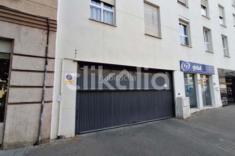 Foto a4323969-03bd-4acf-95f7-cc0df176f152. Autoparkplatz in La Calzada - La Florida Sevilla