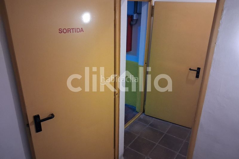 Foto b9cd288b-c2d9-4681-bd11-d3bc2b6622d2. Aparcament de moto a Centre Cornellà de Llobregat