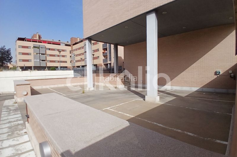 Foto f444300e-d156-416f-9bc6-8075f1c94f2a. Aparcament cotxe a Las Dehesillas-Vereda de los Estudiantes Leganés