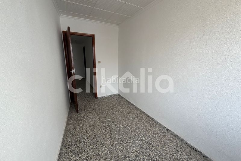 Foto 592c014e-294f-48dd-b36c-2ea6f98bfc95. Pis a Yecla