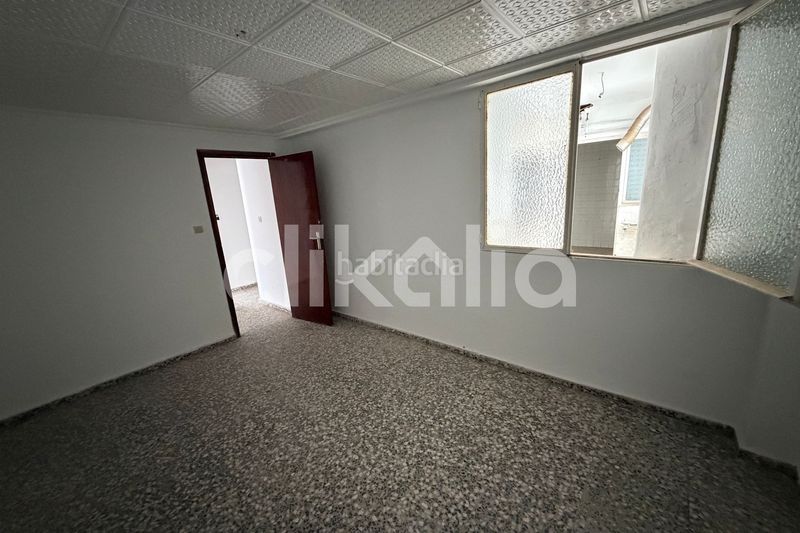 Foto b25ceb7d-58c1-407b-953c-2f35e02af4cd. Pis a Yecla