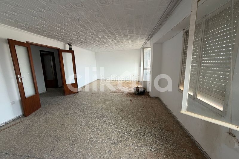 Foto fcbaf281-e938-47fe-a936-095f8d136371. Pis a Yecla