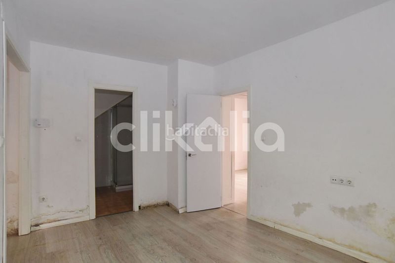 Foto b7a9f1e4-f6e0-4c26-a558-fb115981f138. Casa a Roquetes Barcelona