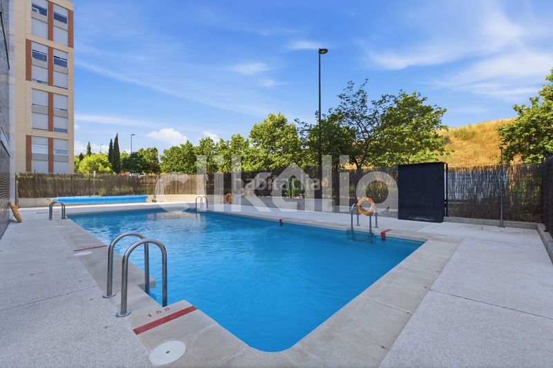 Foto 98bf6ae4-b8ad-4a06-9c9e-eab99b9b9a7f. Pis amb calefacció aparcament piscina a primera fase-nuevo Tres Cantos Tres Cantos