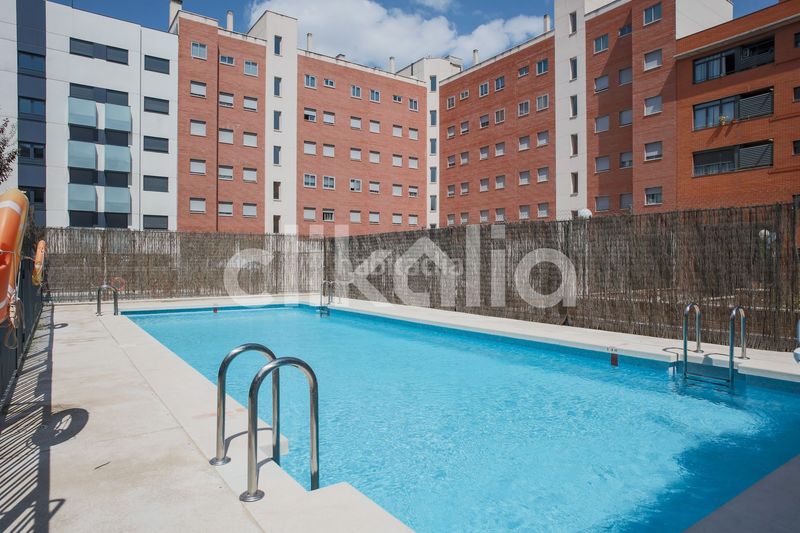 Foto 5a04024d-c60a-47ac-b5d0-ebb05f3a840a. Pis amb calefacció aparcament piscina a Ensanche de Vallecas-La Gavia Madrid