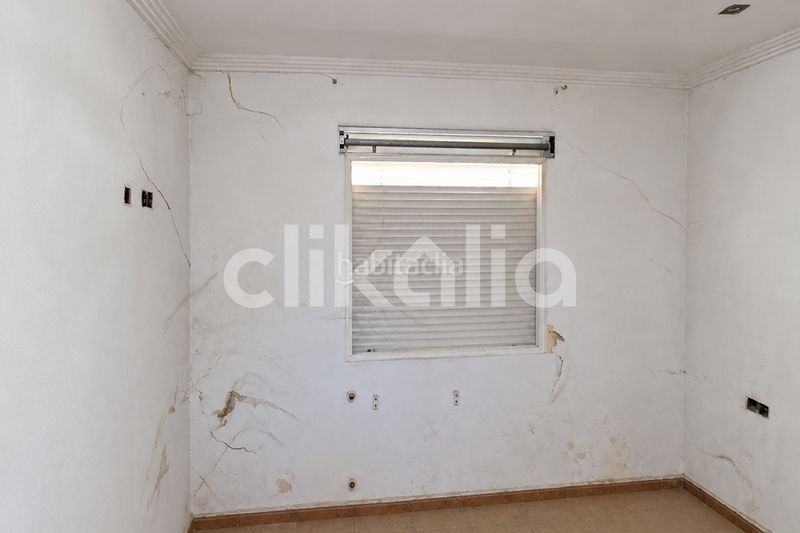 Foto b8c4d91f-c7b3-4c30-b1f3-3b7488eb7ff9. Casa adossada a Cieza