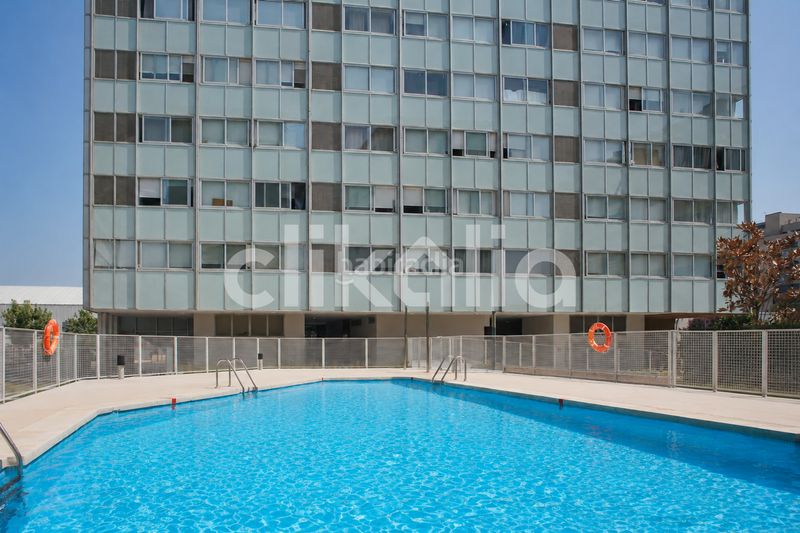 Foto 5d2e5693-9bfd-43ae-b59d-92e1301a1fb8. Pis amb calefacció aparcament piscina a Ensanche de Vallecas-La Gavia Madrid