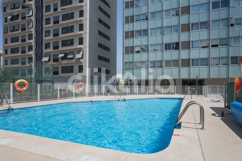 Foto c111b096-f9a7-4e56-8286-5f276832e274. Pis amb calefacció aparcament piscina a Ensanche de Vallecas-La Gavia Madrid