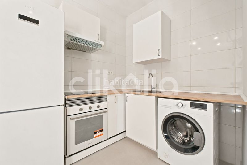 Foto 5c61daad-9c01-42f1-8319-2b1657641a65. Alquiler piso en Ventas Madrid