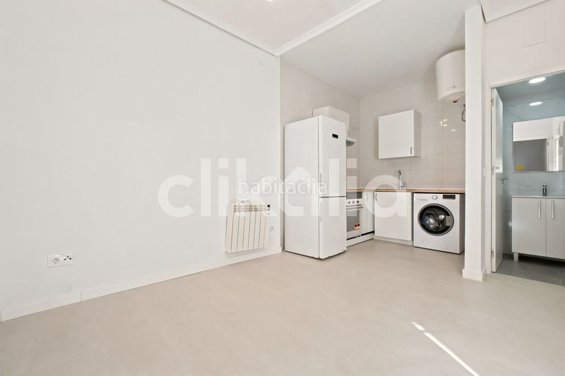 Foto f0c880dc-6c1c-4e49-806e-c9b3dd698d98. Alquiler piso en Ventas Madrid