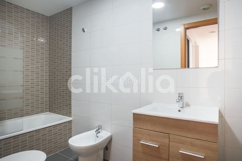 Foto e93f9d4b-5f30-4d02-a615-fceeb85d4fb5. Pis amb calefacció aparcament piscina a Sur - PAU 4 Móstoles