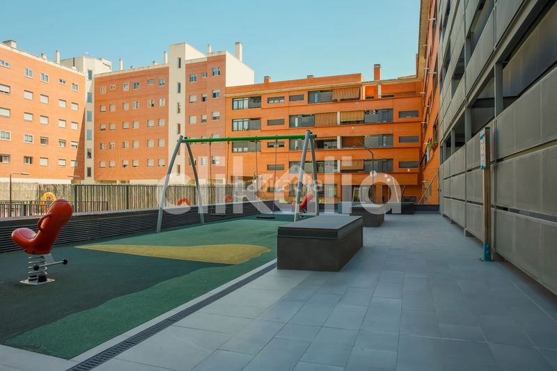 Foto b4646be7-f469-4762-b5fa-1a5a9811a9b7. Pis amb calefacció aparcament piscina a Ensanche de Vallecas-La Gavia Madrid