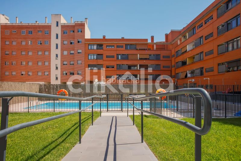 Foto efa4e239-8a76-43d2-a23a-4122abb6d5c5. Pis amb calefacció aparcament piscina a Ensanche de Vallecas-La Gavia Madrid