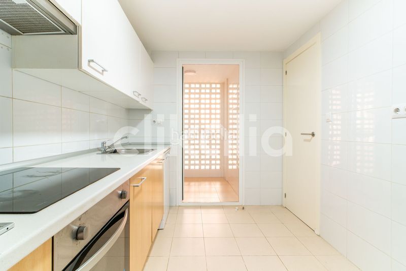 Foto cf127f14-3e48-40d2-a225-ef076fde5b98. Miete etagenwohnung mit heizung parking pool in Sur - PAU 4 Móstoles