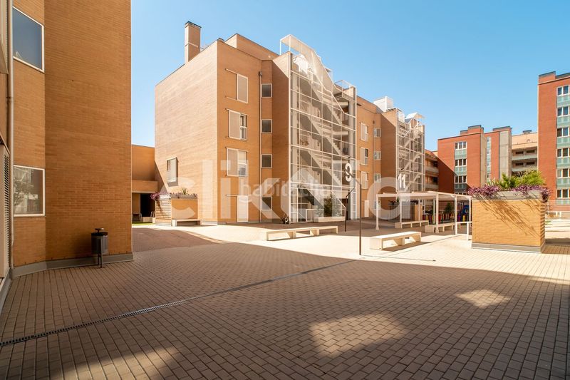 Foto f8d8af31-f249-43c7-849a-cf9f01331646. Miete etagenwohnung mit heizung parking pool in Sur - PAU 4 Móstoles