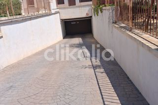 Aparcament cotxe a Monòver