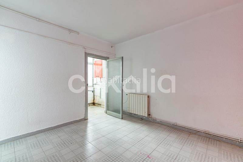 Foto 44f9a965-b64a-4a53-9fb7-a78ee1a585e6. Flat with heating in El Raval Santa Coloma de Gramenet