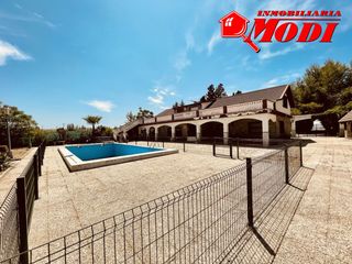 Bauernhof in Santa Fe. En el término municipal de santa fe y junto al aeropuerto de gra
