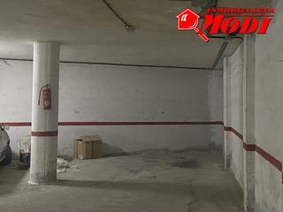 Aparcament cotxe a Padul. Gran cochera con  51 m2 construidos y 23,95 m2 útiles  ( son dos