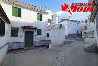 Casa a Valle (El). Casita de pueblo en 2 plantas, con terraza.  situada en restábal