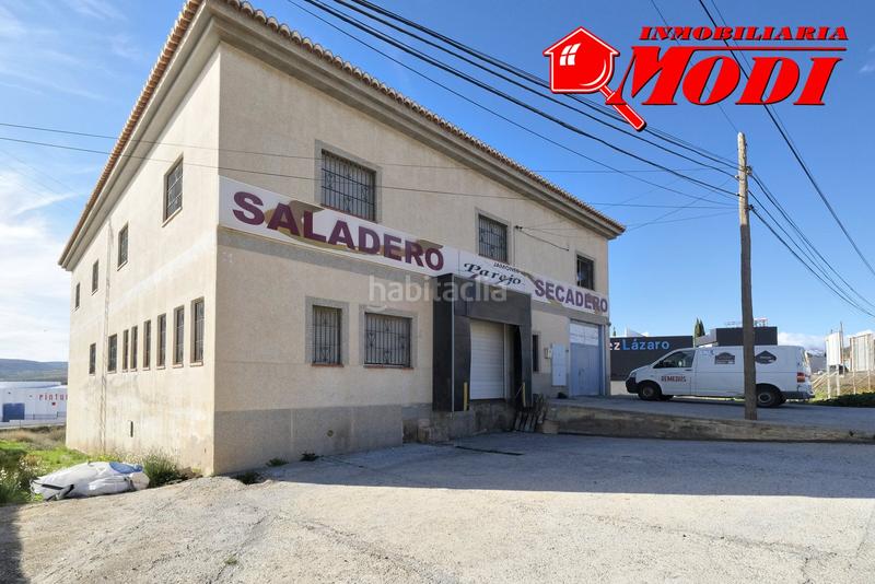 Foto 56a3ba5a-a061-4db8-9f3a-63505fc9e9c7. Edifici a Padul