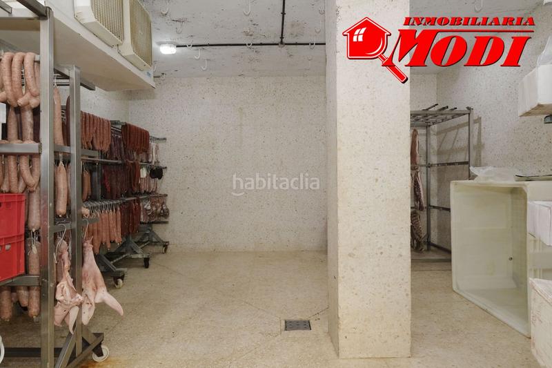 Foto c1310d47-f03d-4b57-94cb-7d02ece6477f. Edifici a Padul